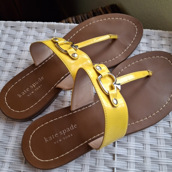 Kate Spade Cece Heart Yellow Patent Leather Thong Slip-On Sandals Women Size 7 - Picture 5 of 12